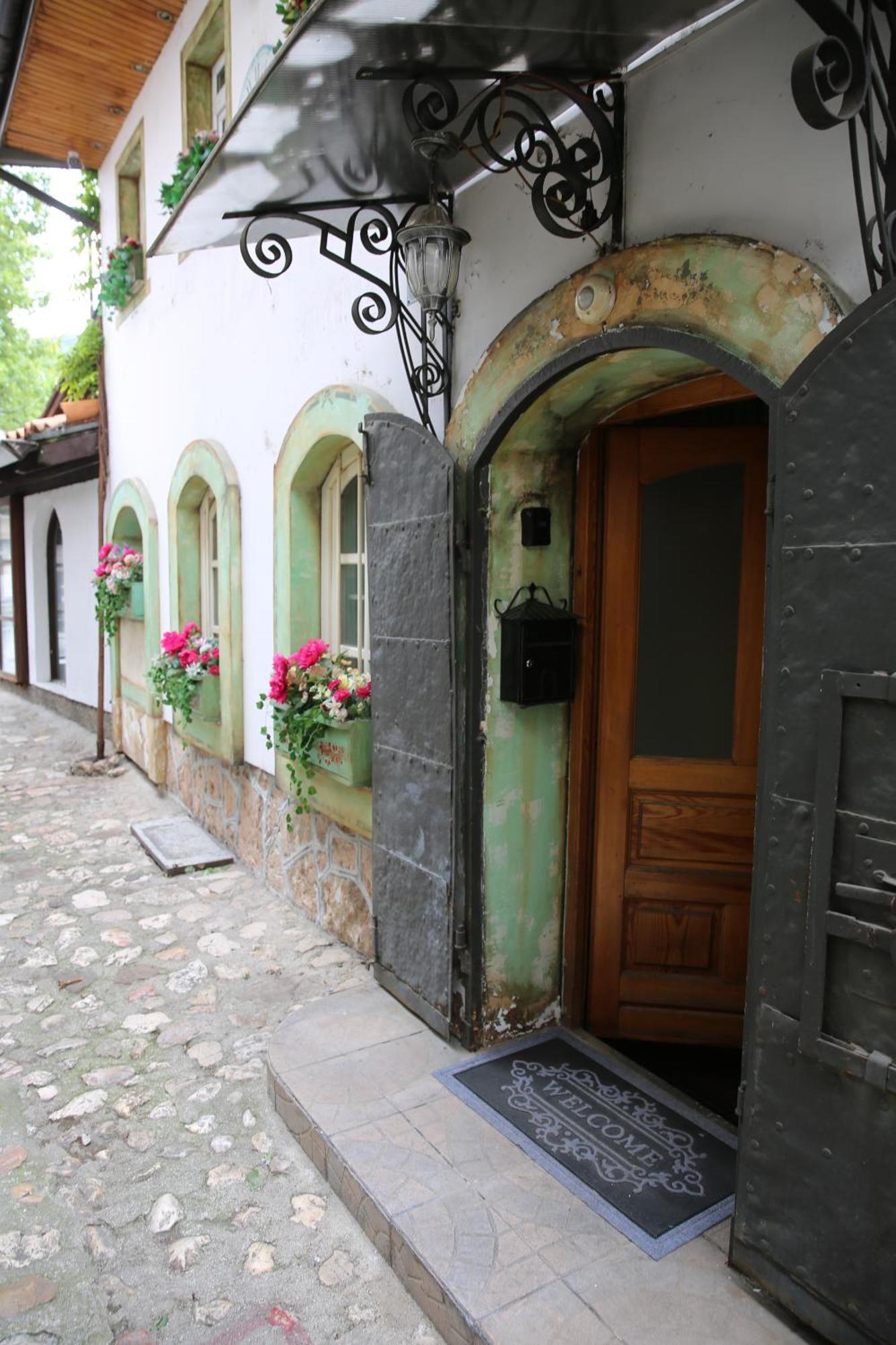 Guesthouse Nia Deluxe Sarajewo Zewnętrze zdjęcie